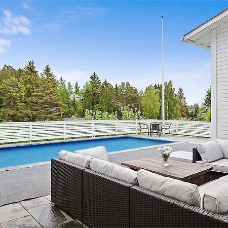 تروسا Villa Med Pool Och Bara 600M Till Havet! المظهر الخارجي الصورة